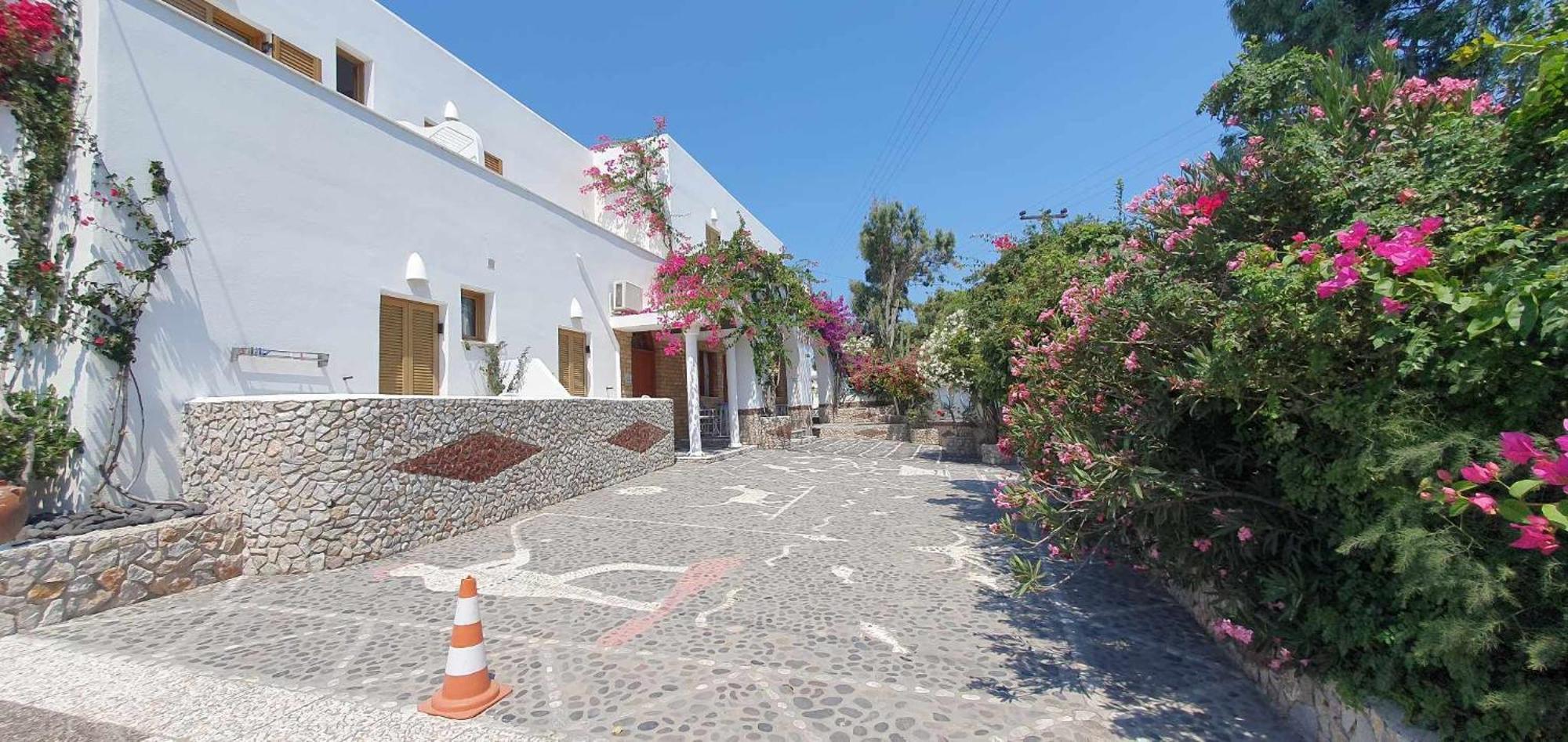 Hotel Palladion Karterados  Extérieur photo