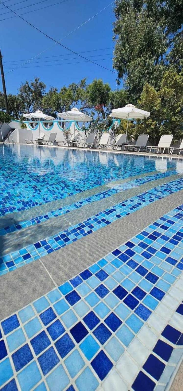 Hotel Palladion Karterados  Extérieur photo