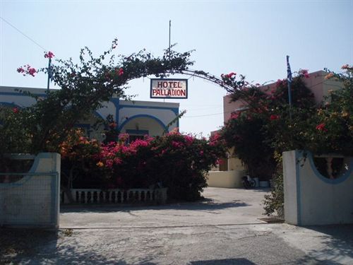 Hotel Palladion Karterados  Extérieur photo
