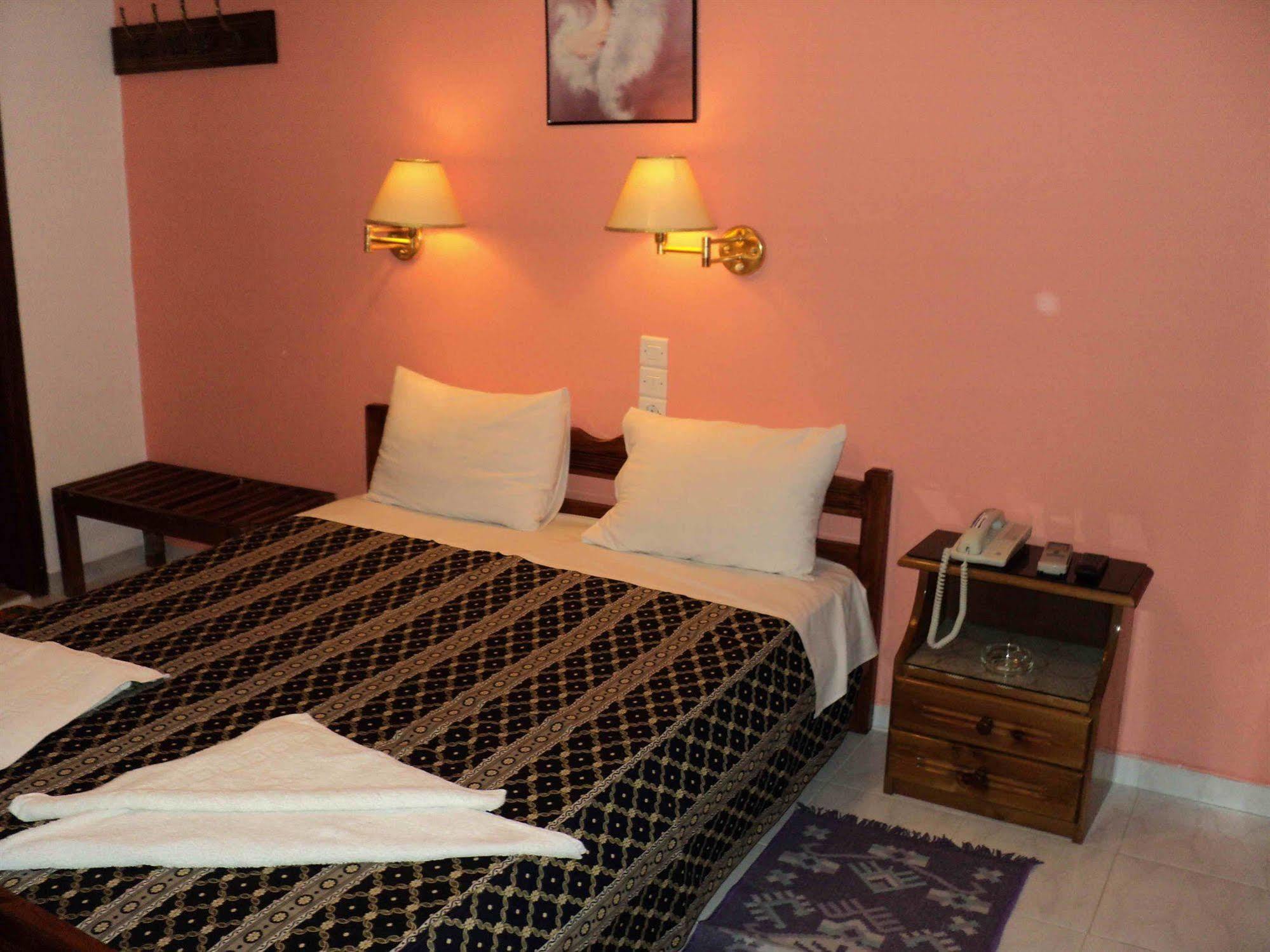 Hotel Palladion Karterados  Extérieur photo