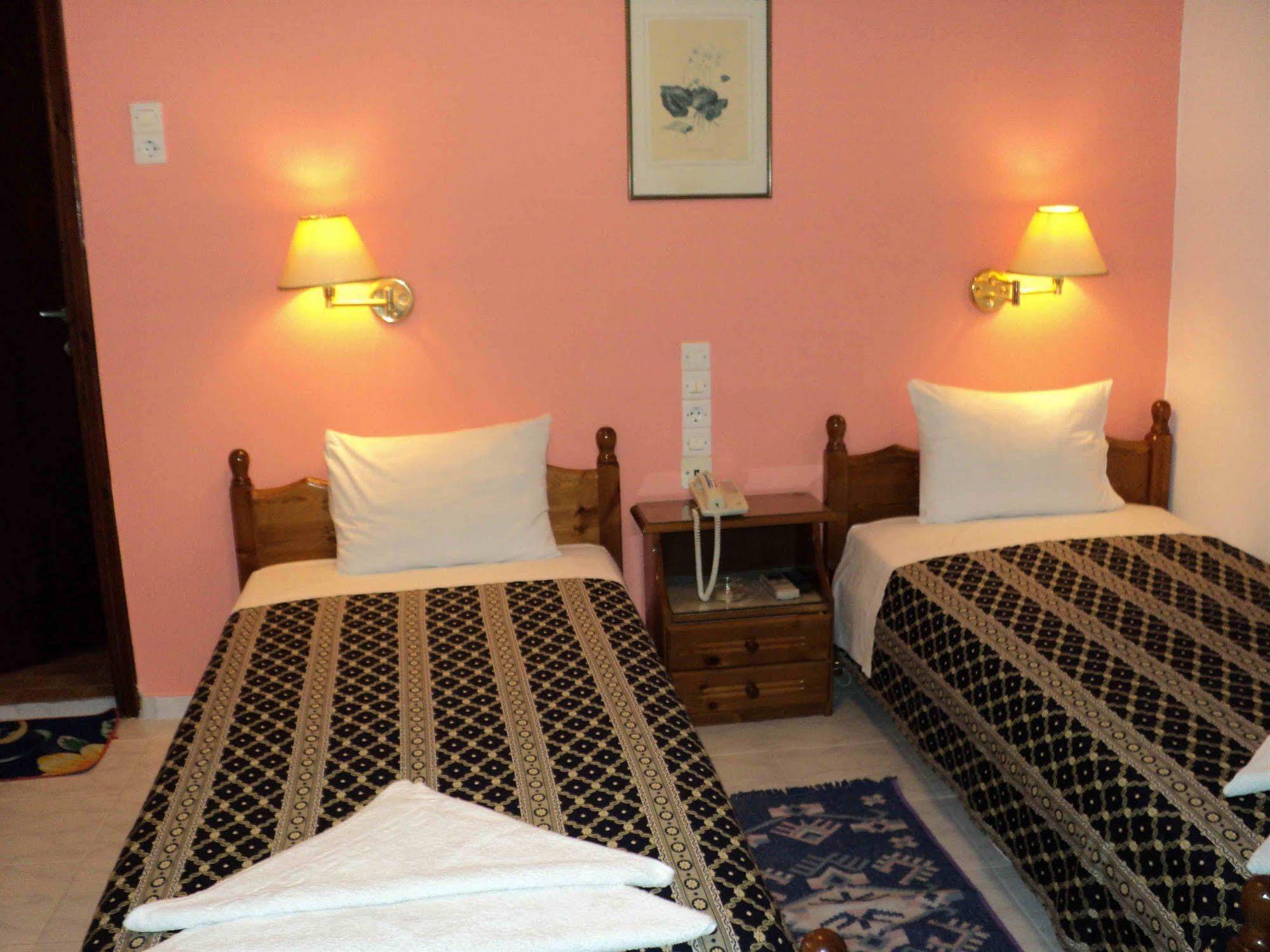 Hotel Palladion Karterados  Extérieur photo